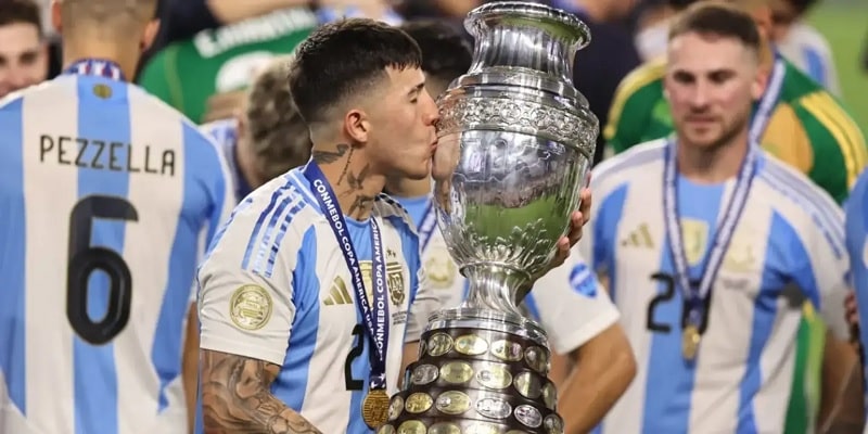 2 lần góp mặt trong đội hình Argentina vô địch Copa America