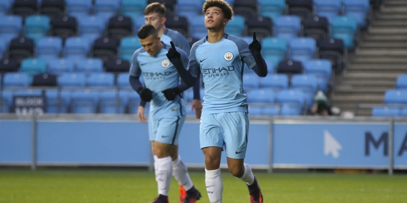 Sancho là sản phẩm của lò đào tạo Man City